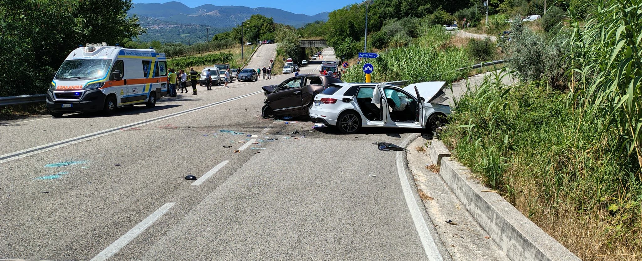 Scontro frontale tra due auto sulla Fondovalle Vitulanese: due i morti