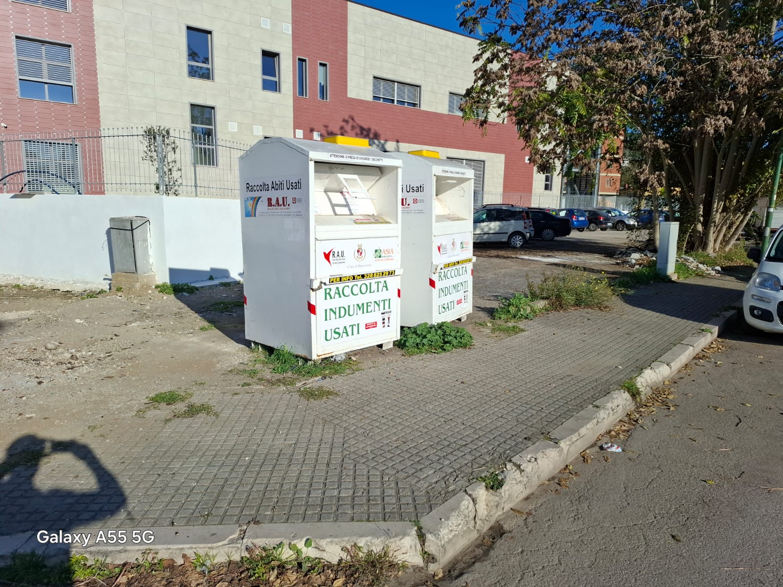 Raccolta abiti usati, gps e cassoni intelligenti per migliorare il servizio