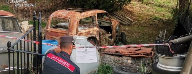 Savignano Irpino, officina abusiva e deposito di rifiuti: due persone denunciate dai Carabinieri Forestali