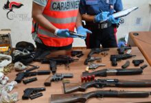 Roccabascerana: arsenale scoperto in un immobile disabitato, i Carabinieri sequestrano mitragliatrice, pistole e fucili