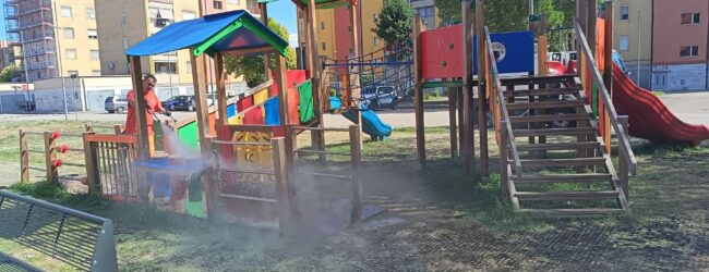 Benevento|Olio fritto sulle giostrine a via del Pozzo