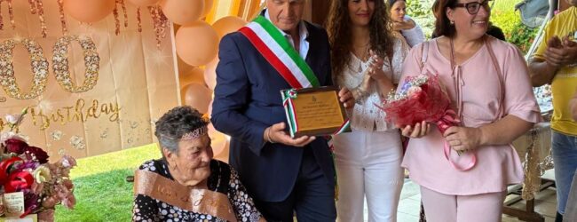Beltiglio di Ceppaloni festeggia i 100 anni della signora Assunta Verdino