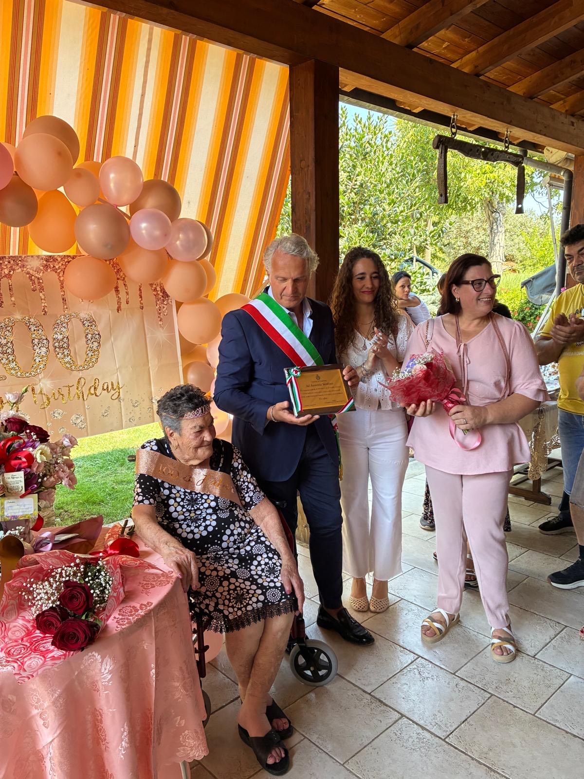 Beltiglio di Ceppaloni festeggia i 100 anni della signora Assunta Verdino