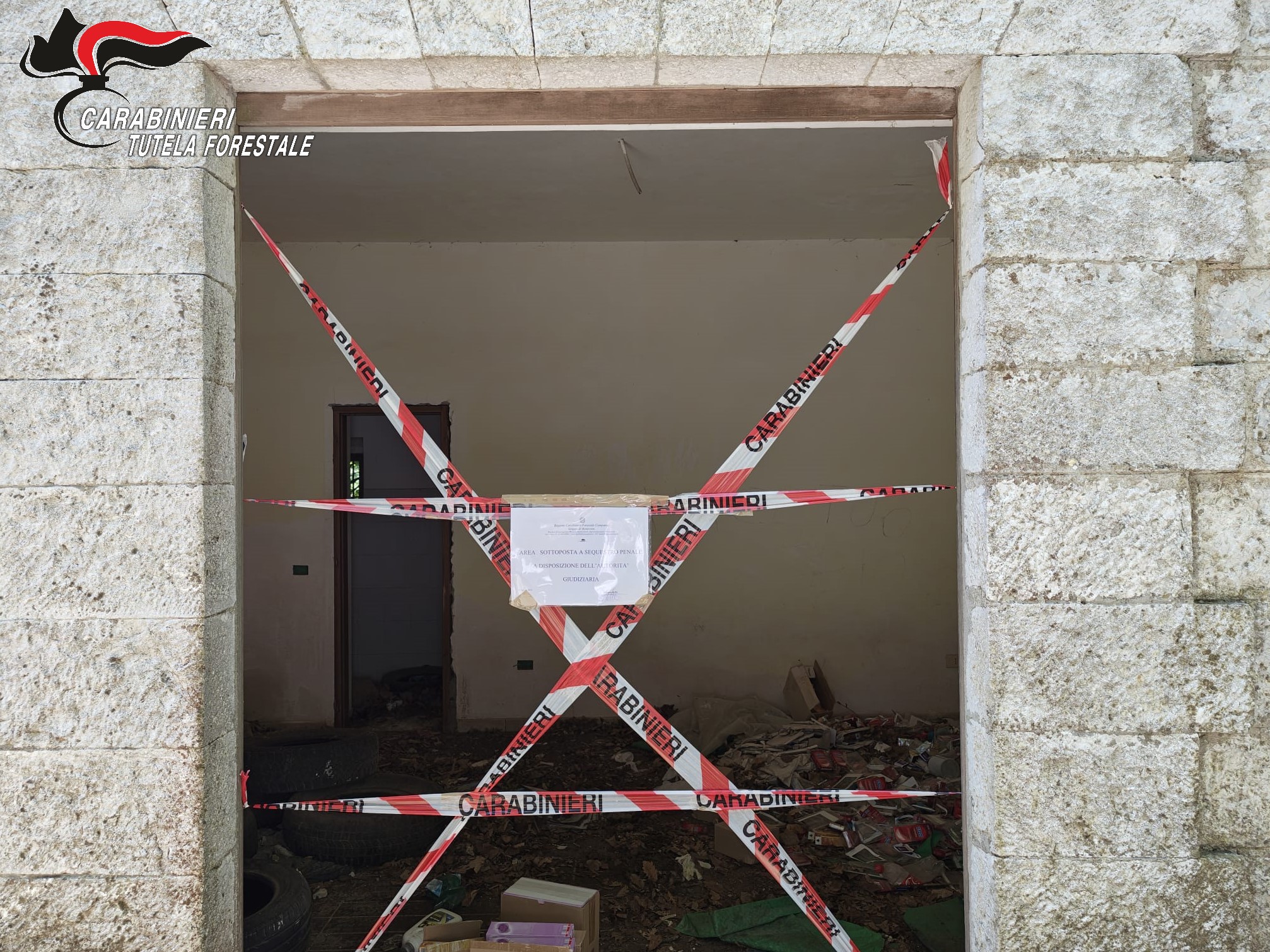 Scoperta una discarica abusiva di rifiuti speciali nel Parco Regionale del Taburno