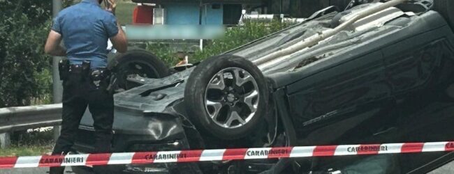 Mirabella Eclano, auto si ribalta in località Calore: due feriti non gravi