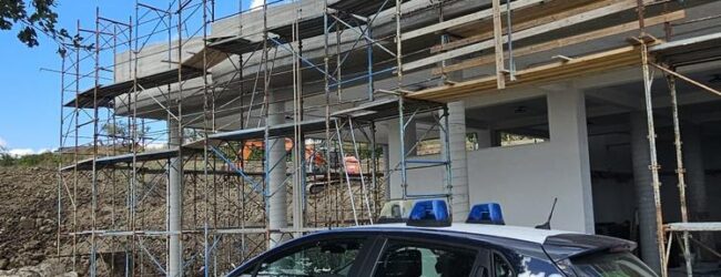 Crollo di un ponteggio mobile a Montefalcione: 50enne ferito