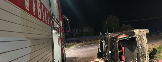 Incidente stradale a Benevento, tre feriti in uno scontro tra auto e camion