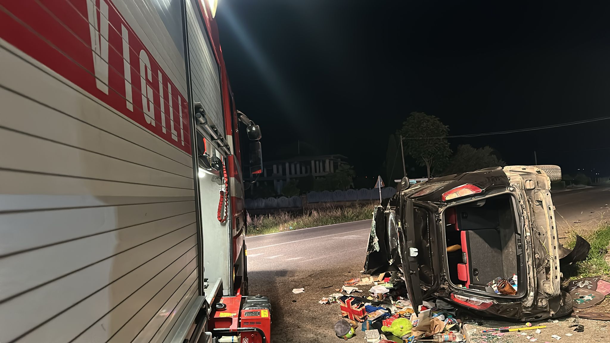 Incidente stradale a Benevento, tre feriti in uno scontro tra auto e camion