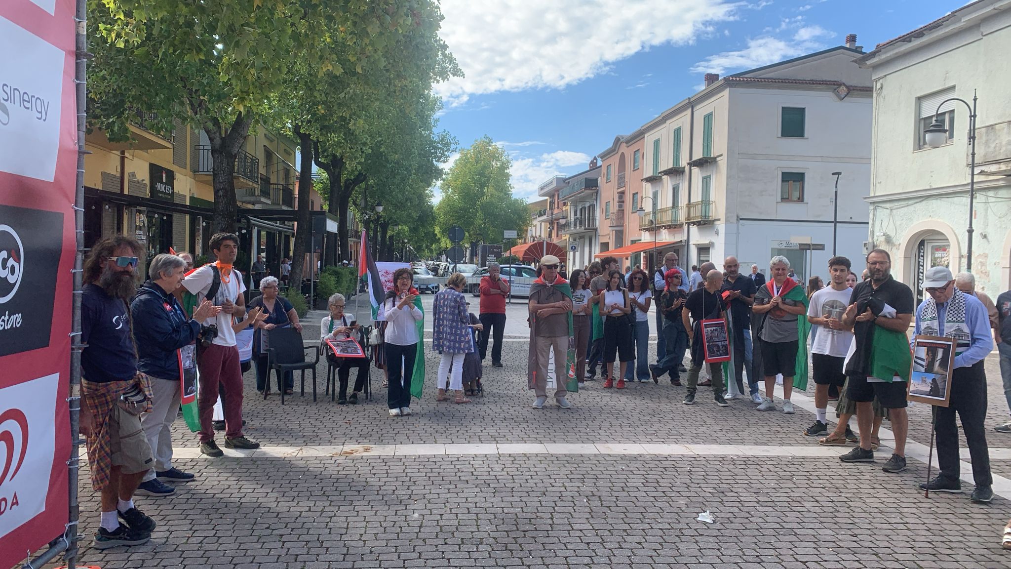 Presidio per la Palestina alla festa Libertà di Telese Terme: “Vergogna” per la complicità del governo
