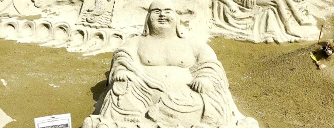 Sculture di sabbia a Forio: le opere dell’artista Antonio Iannini apprezzate da migliaia di turisti