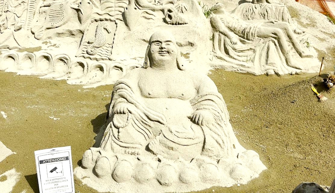 Sculture di sabbia a Forio: le opere dell’artista Antonio Iannini apprezzate da migliaia di turisti