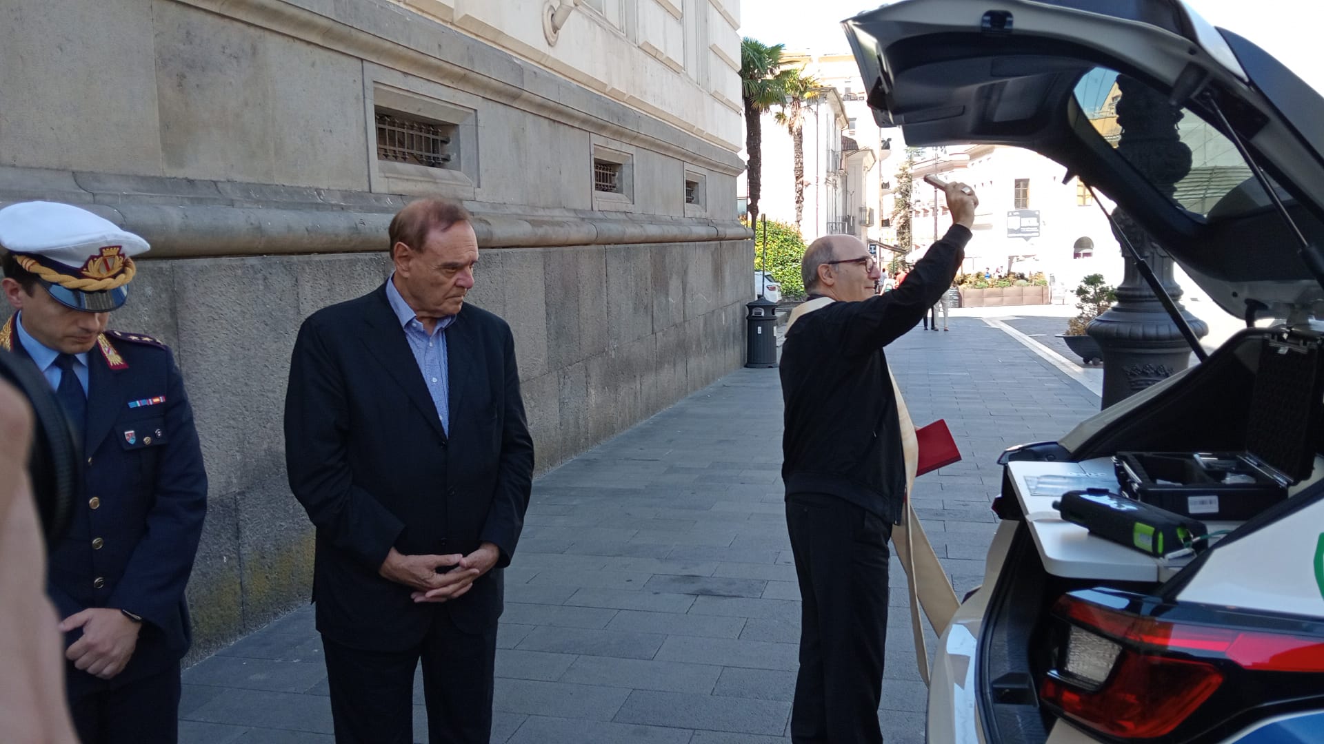 Caschi bianchi nei quartieri, tecnologia al servizio della cittadinanza