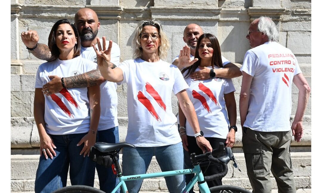 “Pedaliamo contro la Violenza”, Avellino in bici al fianco delle donne