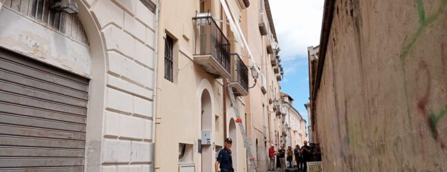 Arriva lo sfratto esecutivo, donna oppone resistenza e scatta l’intervento delle forze dell’ordine