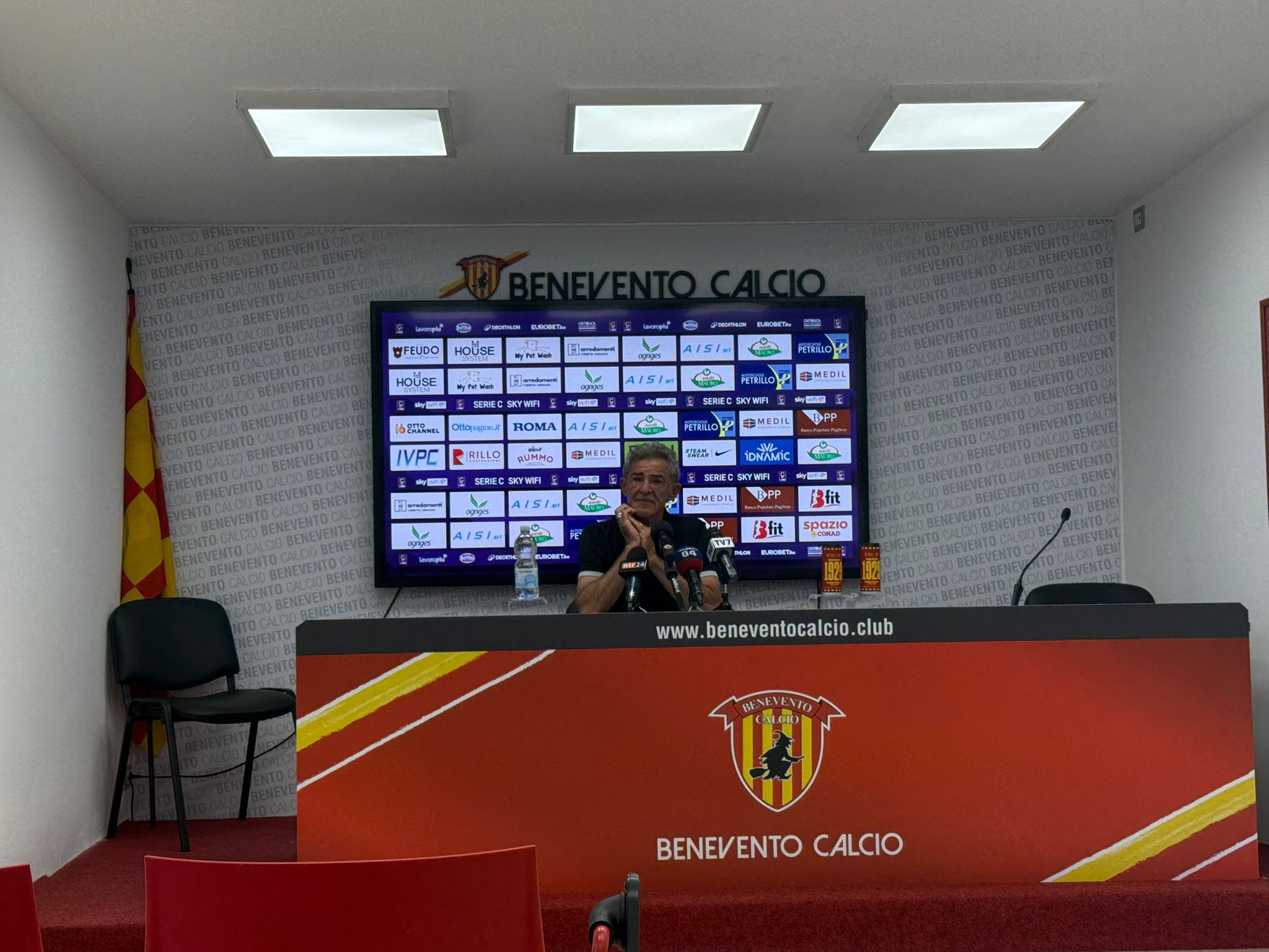 Benevento, Auteri: “Qualche assenza, ma ho diverse opzioni. L’FVS è un gran casino”