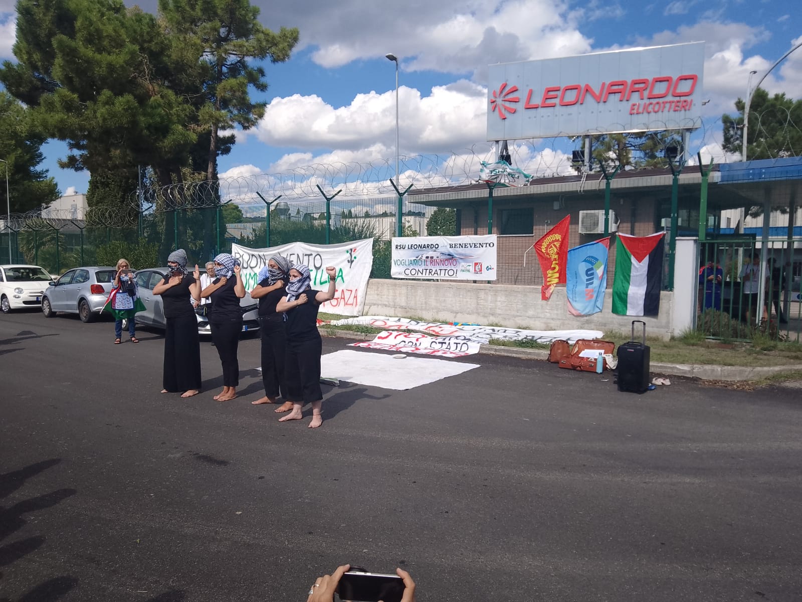 Ponte Valentino, protesta pacifica davanti alla Leonardo contro il genocidio a Gaza