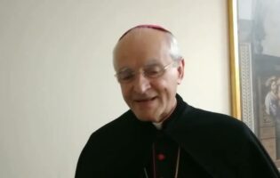 “Pace per le città all’alba”, la riflessione di Mons. Arturo Aiello sulla Pasqua 2026