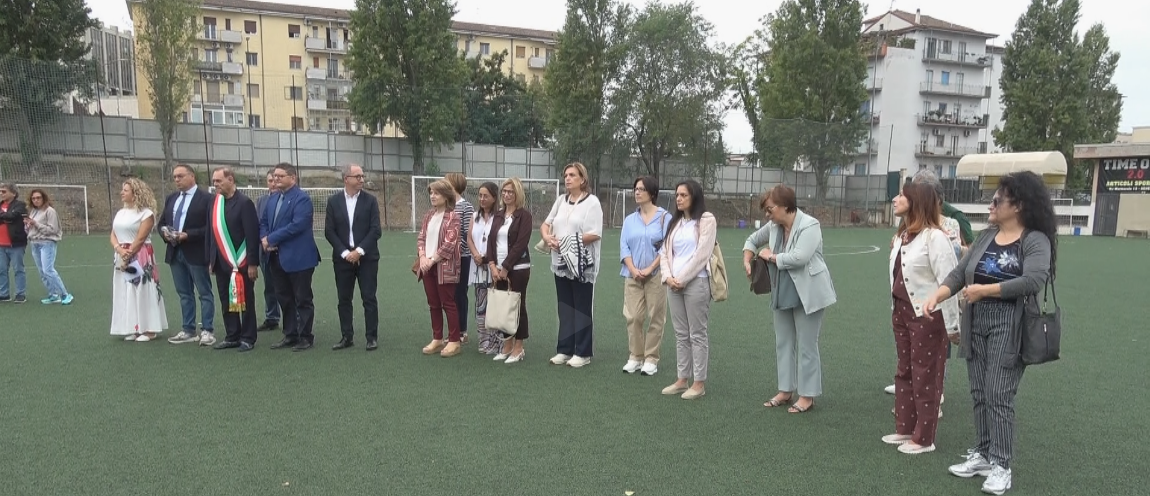 Prima campanella a Benevento, il sindaco Mastella saluta gli studenti: “Studiate, rispettate e poi giocate”