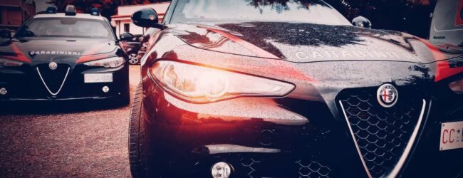 Avellino, Carabinieri intercettano auto con targhe false: denunciato il conducente e proposti quattro Fogli di Via