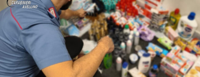 Avellino, giovane coppia sorpresa con refurtiva: denunciati dai Carabinieri per furto aggravato in concorso