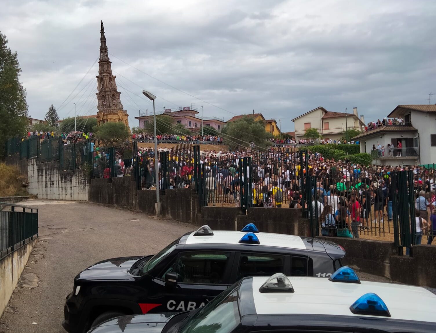 Mirabella Eclano: tafferugli durante la “Grande Tirata del carro”, i Carabinieri denunciano 9 persone per rissa e resistenza a Pubblico ufficiale.   