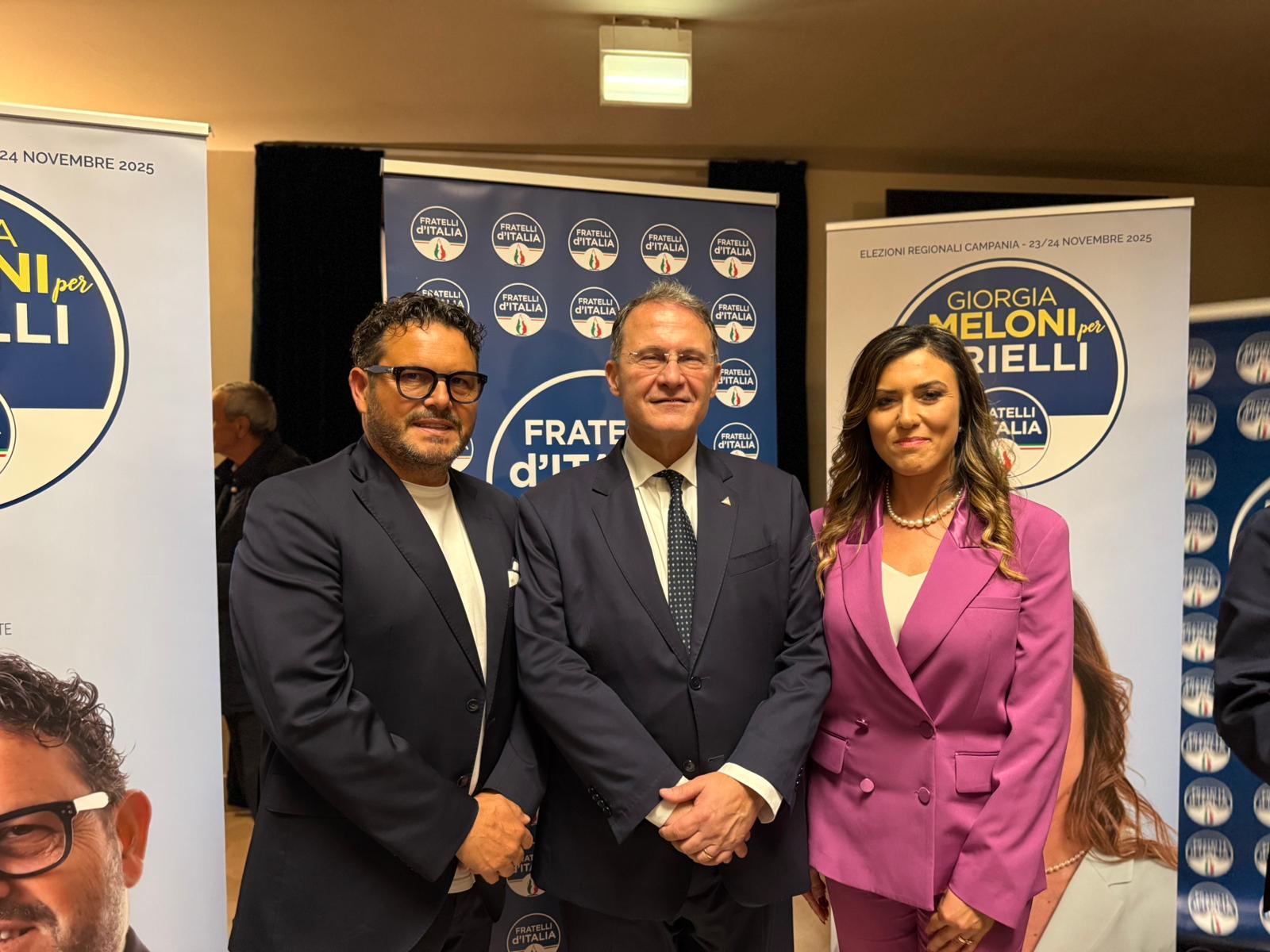 Cirielli lancia il tandem di FdI. Porte aperte a Mastella…hai visto mai…