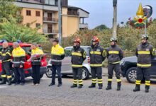Avellino, i Vigili del Fuoco in visita al Comando dei Carabinieri: cordoglio per i tre militari caduti a Castel d’Azzano