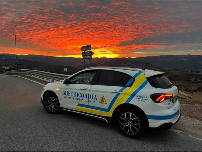 San Bartolomeo in Galdo, inaugurato il nuovo mezzo della Misericordia. Frate Antonio Latella celebra la cerimonia