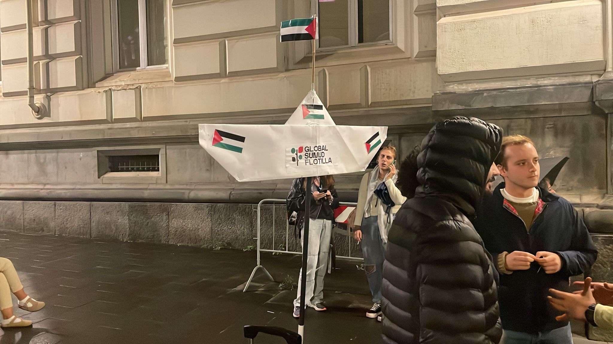 Solidarietà alla Global Sumud Flotilla, presidio dinanzi la Prefettura di Benevento