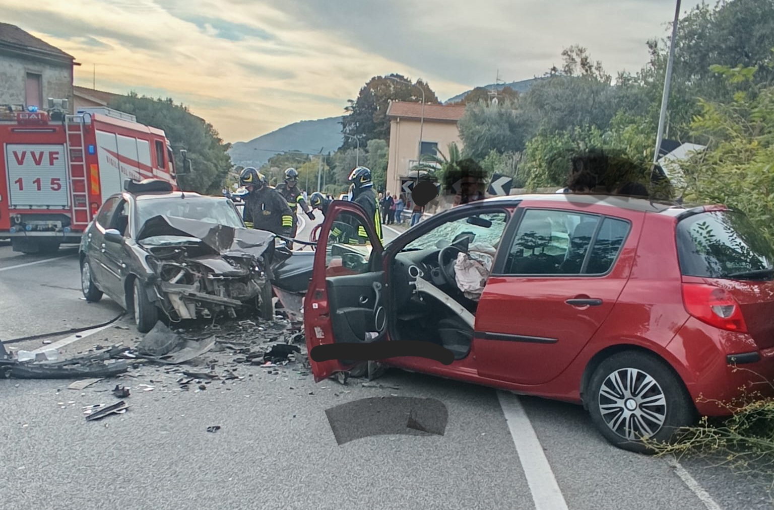 Scontro tra due auto sulla Statale Appia ad Arpaia: tre feriti
