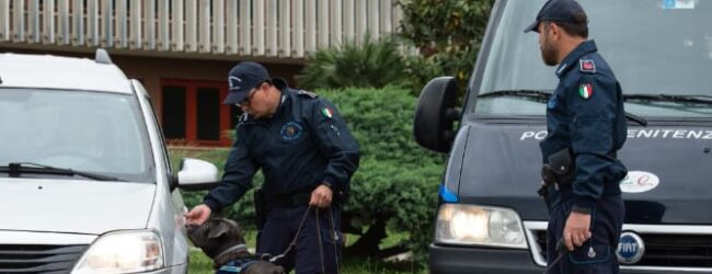 Campania, stretta della Polizia Penitenziaria: rete investigativa contro lo spaccio in carcere