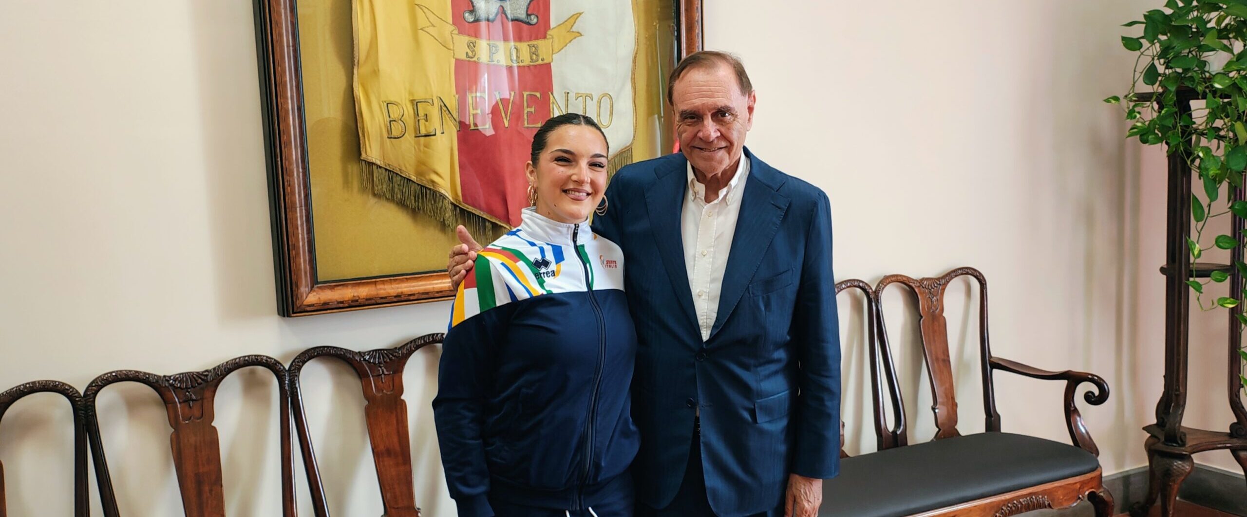 La campionessa di pattinaggio artistico a rotelle Parziale ricevuta dal sindaco Mastella prima della partenza per i Mondiali di Pechino