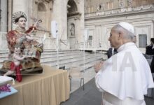 San Lorenzo Maggiore: la statua di San Lorenzo Martire benedetta in Vaticano da Papa Leone XIV
