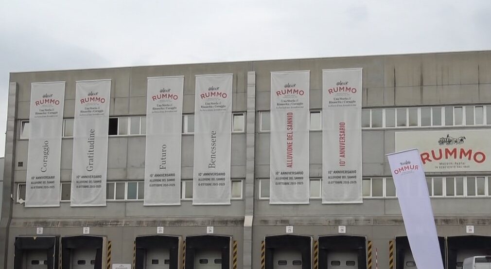 Benevento, dieci anni dopo l’alluvione: il pastificio Rummo celebra la forza del lavoro e della solidarietà