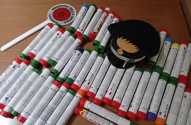 Carabinieri: sequestrati 47 fumogeni durante incontro di calcio di Prima Categoria. Denunciato un 24enne