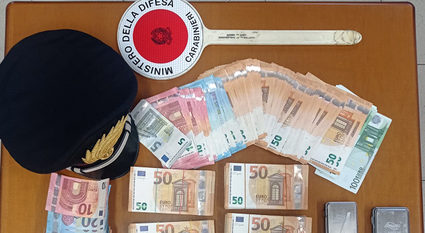 Benevento, operazione dei Carabinieri: 32enne arrestato con oltre un chilo di hashish, cocaina e quasi 27mila euro in contanti