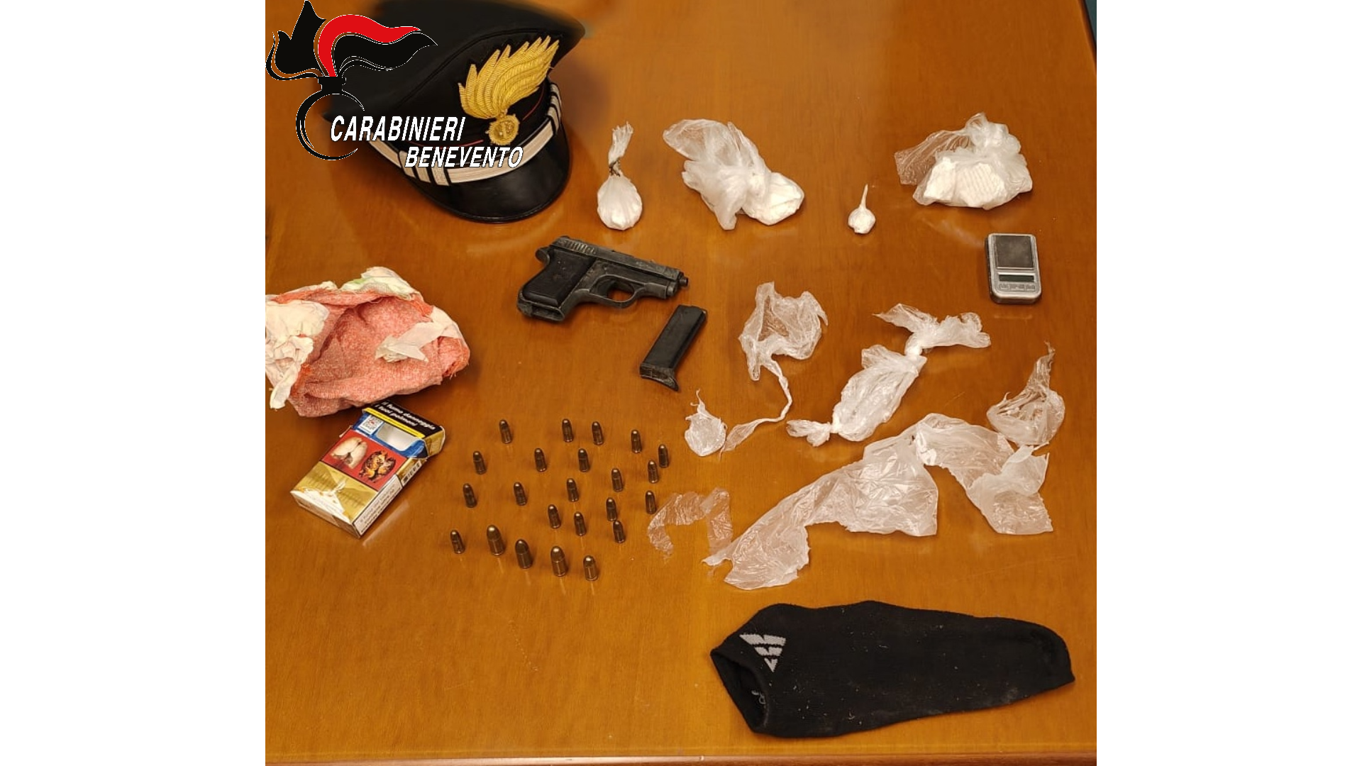 Cocaina e pistola clandestina in casa: i Carabinieri di Benevento arrestano due coniugi del capoluogo