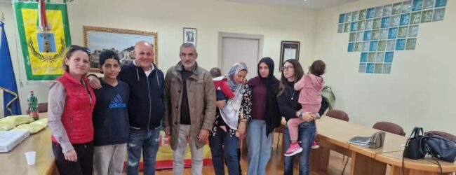 L’Irpinia con Torre le Nocelle accoglie la prima famiglia proveniente da Gaza: una giornata storica per il SAI locale