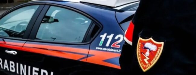 Atripalda, Carabinieri bloccano coppia dopo furto in negozio: denunciati