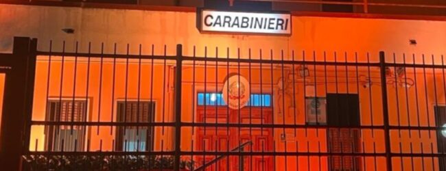 Carabinieri del Comando Provinciale di Avellino aderiscono alla campagna “Orange the World” contro la violenza di genere: caserme illuminate di arancione