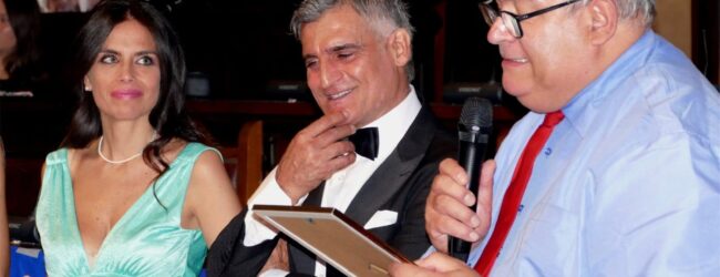 L’opera sociale del Pulcinella di Angelo Iannelli racchiusa in una poesia