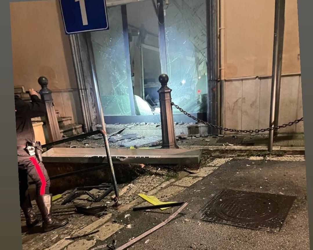 Bancomat esploso a San Bartolomeo in Galdo: rapina in piena notte, carabinieri al lavoro