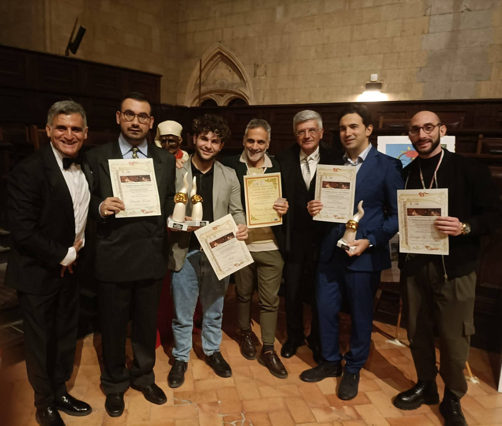 Premio Internazionale “Ambasciatore del Sorriso” tanti riconoscimenti e il ricordo di James Senese