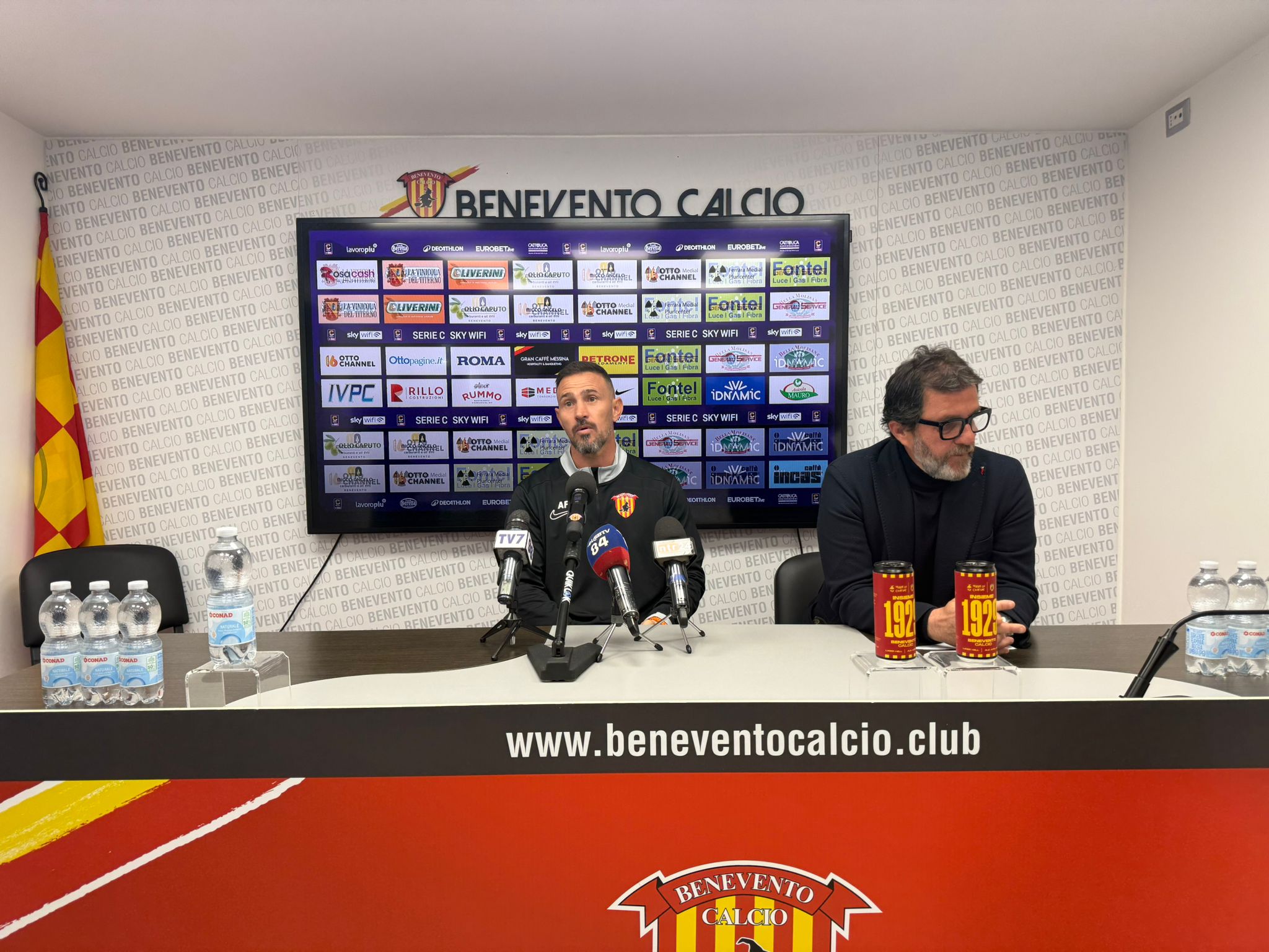 Benevento, Floro Flores: “Puntiamo a vincere, voglio coinvolgere tutta la squadra”