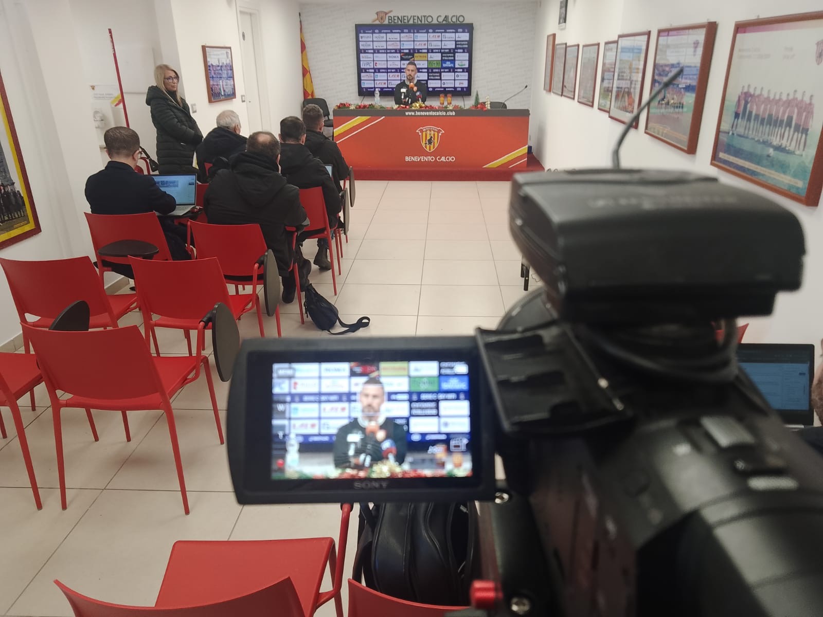 Benevento, Floro Flores: “Salernitana costruita per vincere, ma vogliamo i tre punti”