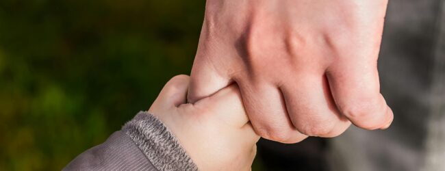 Associazione Codici: a Cervinara (AV) l’ennesimo caso di ingiustizia per i padri separati. La denuncia di un papà che vede la figlia solo un’ora a settimana