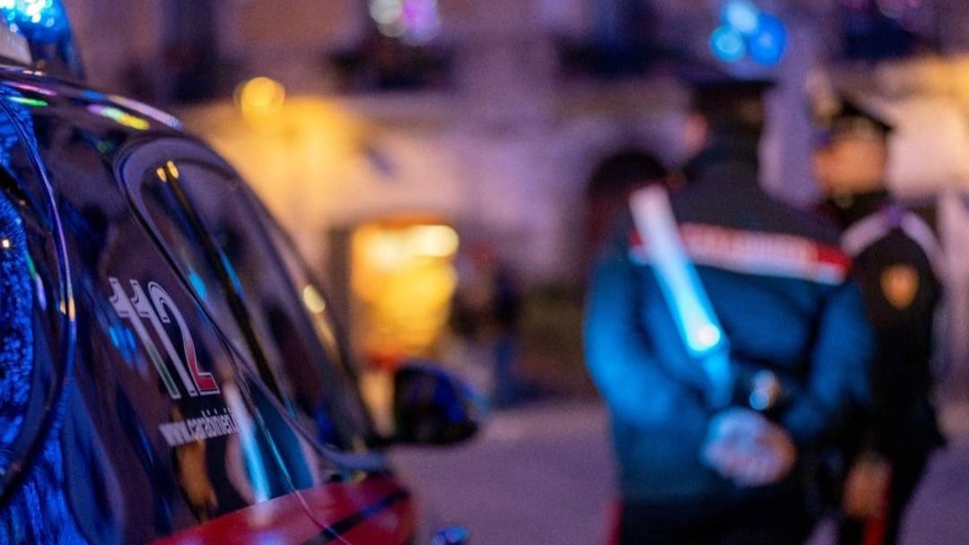 Avellino, Carabinieri intensificano i controlli alla movida: sanzionato locale per vendita di alcol a minorenni