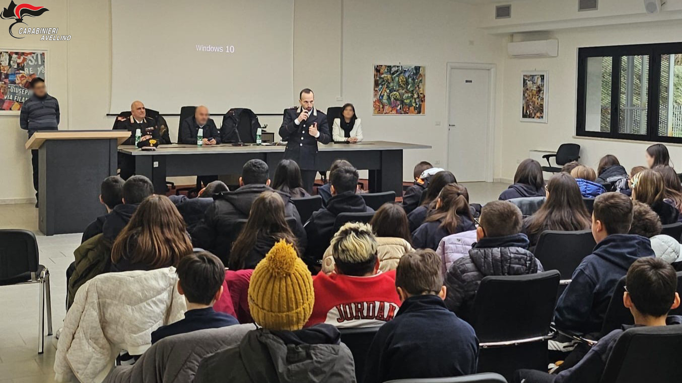 Candida (AV), i Carabinieri incontrano gli studenti dell’Istituto Comprensivo Statale Giovanni XXIII