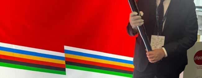 Un residente di Monteforte tra i Tedofori