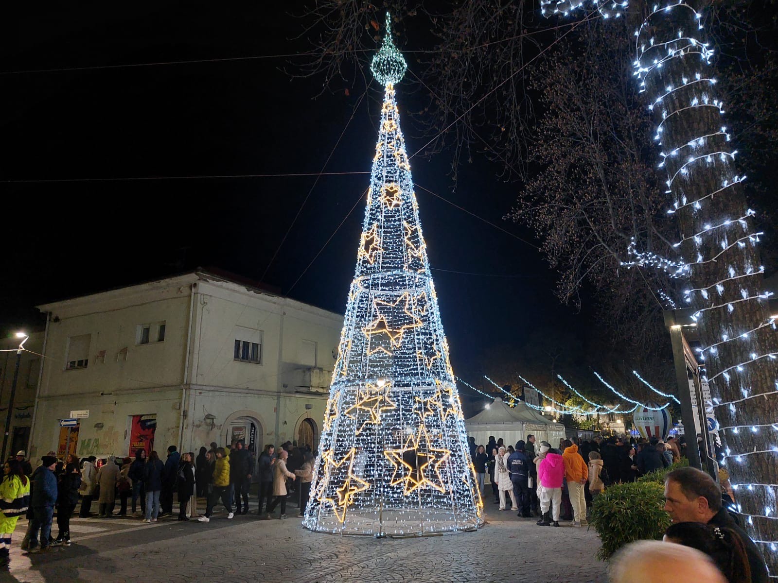 Magico Natale a Telese: un trionfo di luci ed emozioni nel cuore della valle telesina